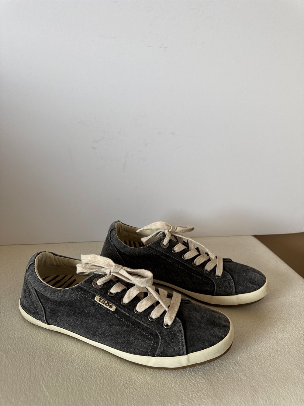 Taos sneakers